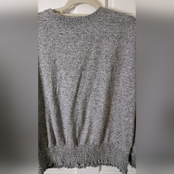 TORRIDSUPER SOFT PLUSH TOP  Size 0 V neck - Picture 4 of 7